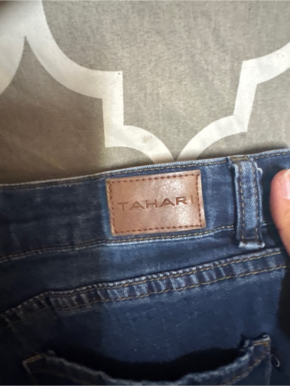 Tahari Ella High-Rise Skinny Jeans Medium Wash Size 10/30 - Picture 5 of 5